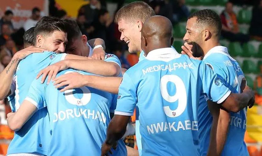 Trabzonspor'un Yıldızları Maaşlarını Kendileri Ödedi!