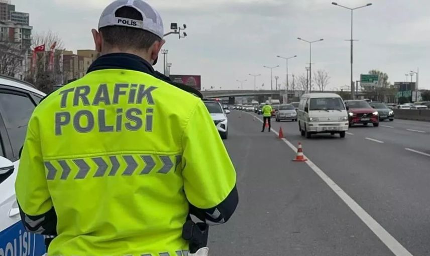 Trafik cezalarına 2026’da çifte zam geliyor! Direksiyona oturmak cep yakacak