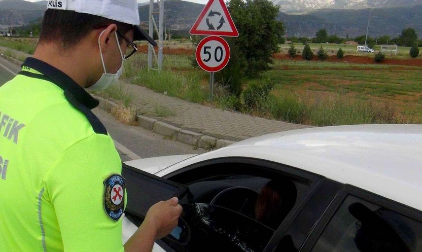 Trafik tescil belgesi seri numarası nedir? Trafik tescil belgesi seri numarası nerede yazar? Trafik tescil belgesi seri numarası öğrenme