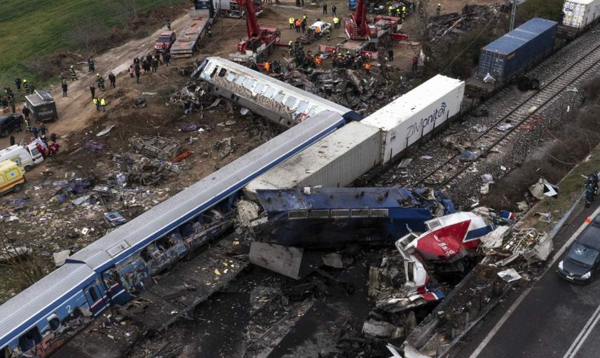 Tren kazası faciaya dönüştü: Can kaybı sayısı 57’ye yükseldi