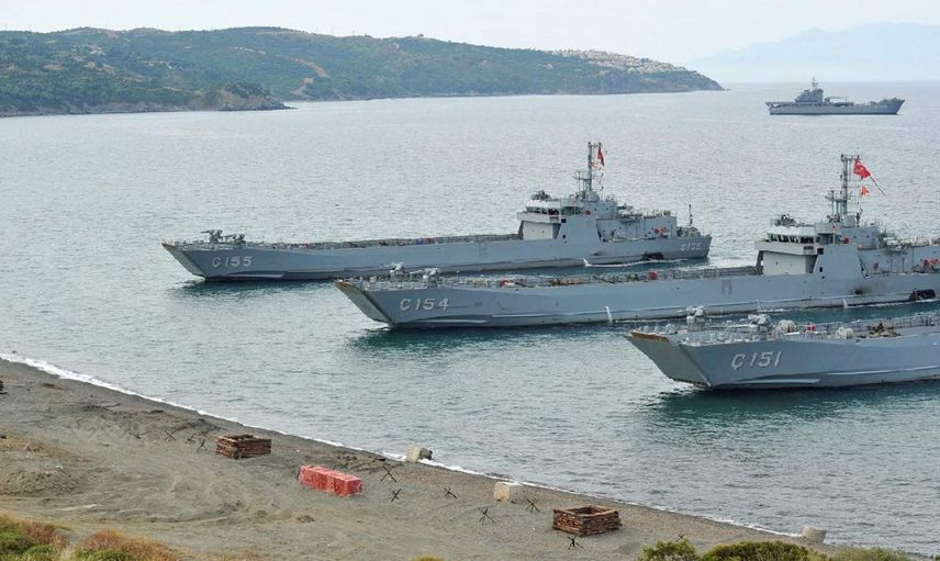 TSK’dan deprem bölgesine yeni destek: Dev çıkarma gemileri hastaneye çevrildi