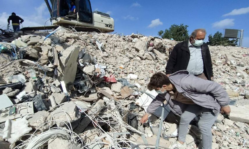 Tüm emekleri enkaz altında kaldı: Milyonluk birikimlerini aradılar