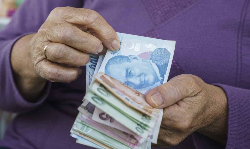 Tüm hazırlıklar tamamlandı: Çalışan emeklilere ödenecek ikramiyenin tarihi netleşti