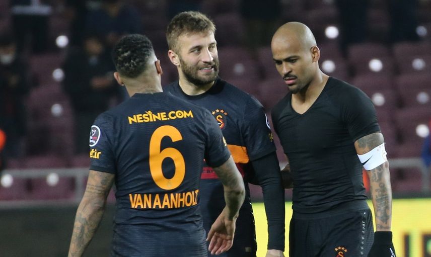 Tümer Metin Galatasaraylı Futbolcuları Sert Sözlerle Eleştirdi!