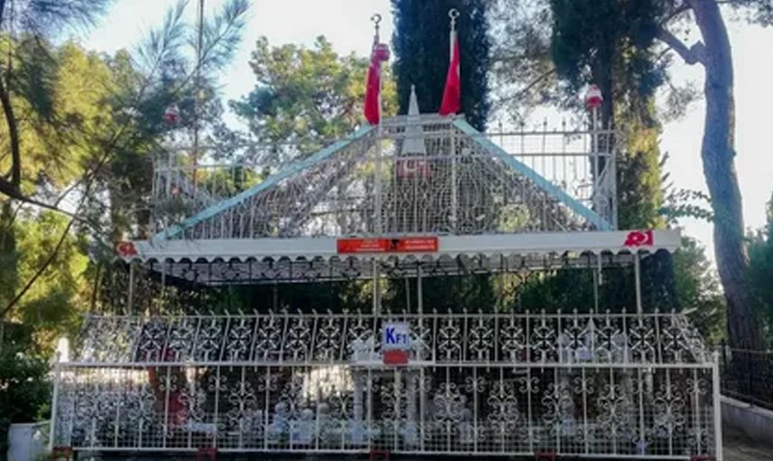 Türbe gibi mezar 'Dikkat Elektrik Dokunmayın'