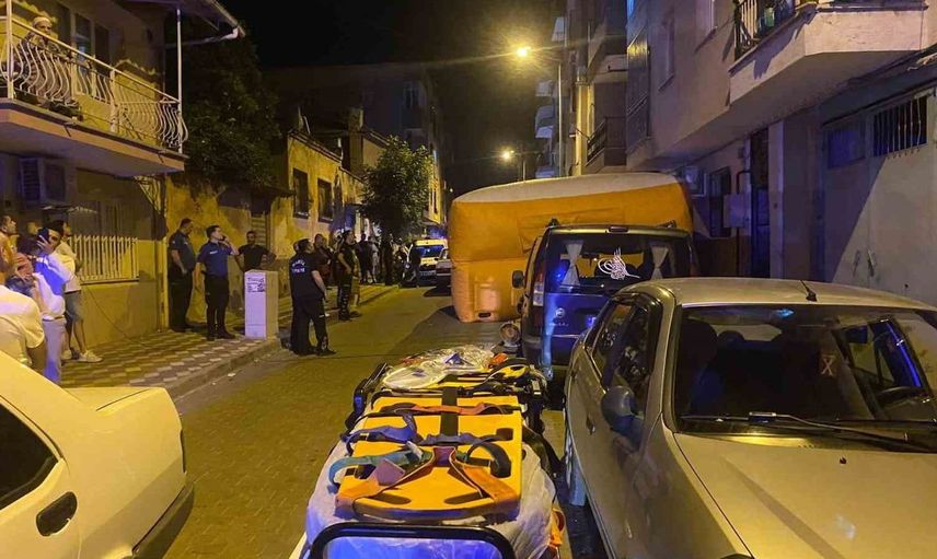 Turgutlu'da Üçüncü Kattan Atlayan Kişi Ağır Yaralandı