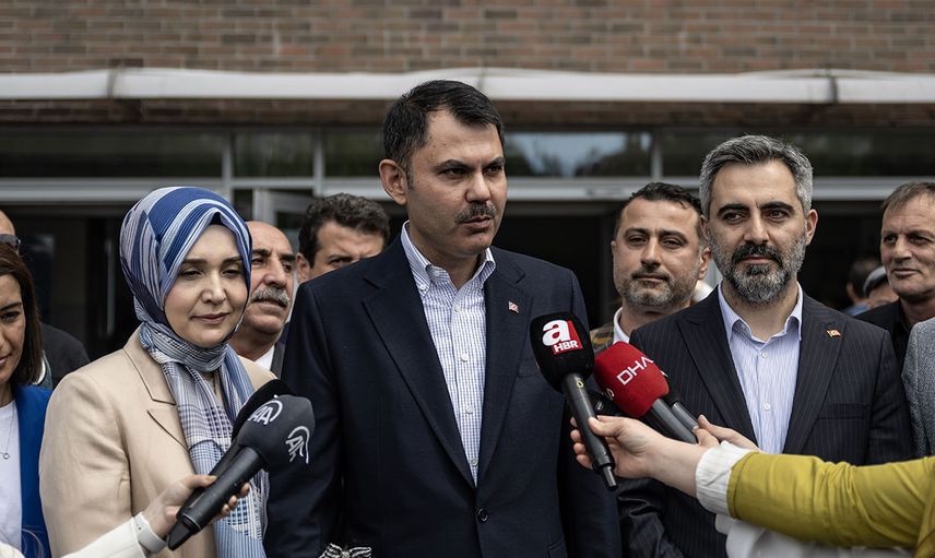 Türkiye sandık başında: Siyasiler oylarını kullandı