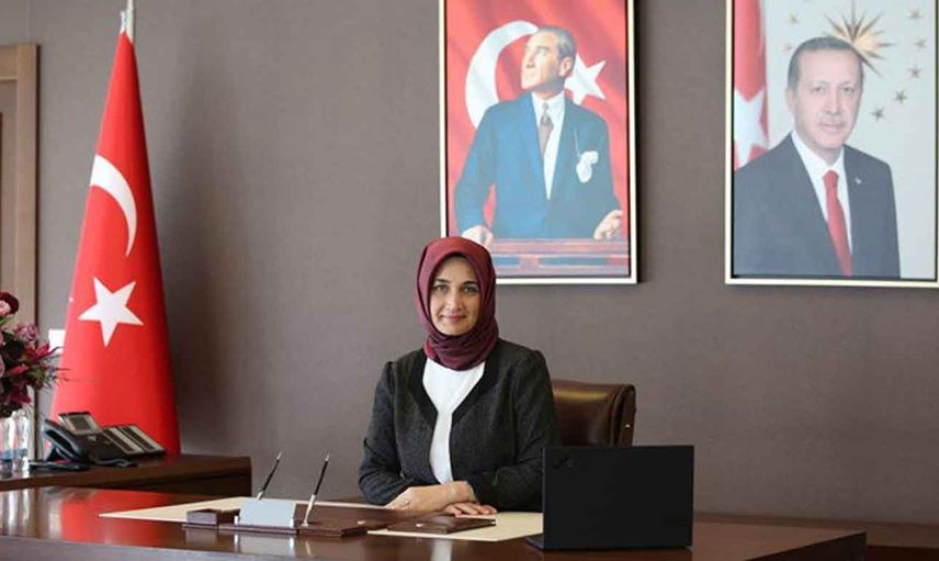 Türkiye tarihinin ilk başörtülü valisi: Doç. Dr. Kübra Güran Yiğitbaşı, Afyonkarahisar'a atandı!