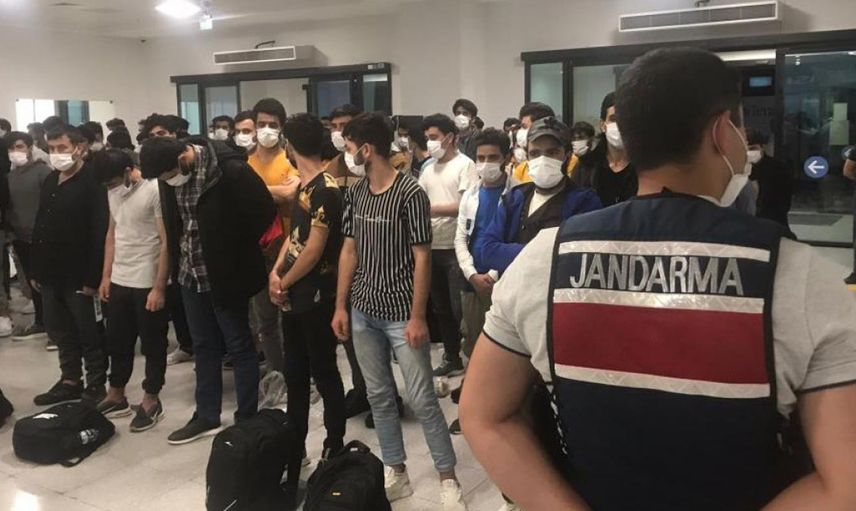 Türkiye'nin birçok ilinde operasyonlar gerçekleştirildi! Afgan uyruklu kaçak göçmenler yakalandı!