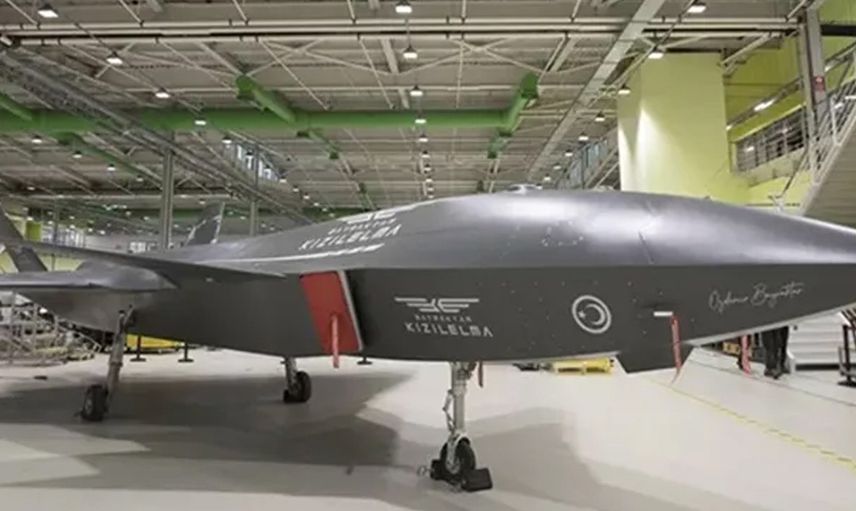 Türkiye'nin ilk insansız savaş uçağı TEKNOFEST KARADENİZ'de görücüye çıktı! 'Bayraktar Kızılelma'ya yoğun ilgi