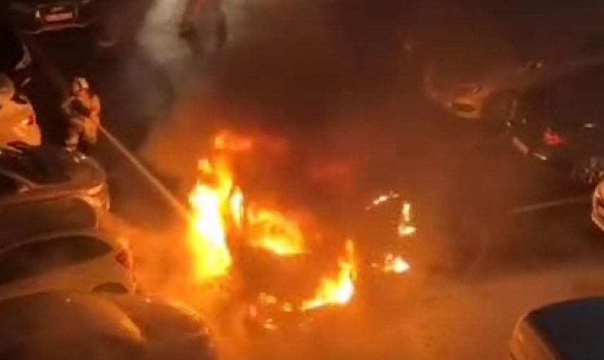 Tuzla'da otomobil birden alev aldı: Olay yerine birçok ekip sevk edildi