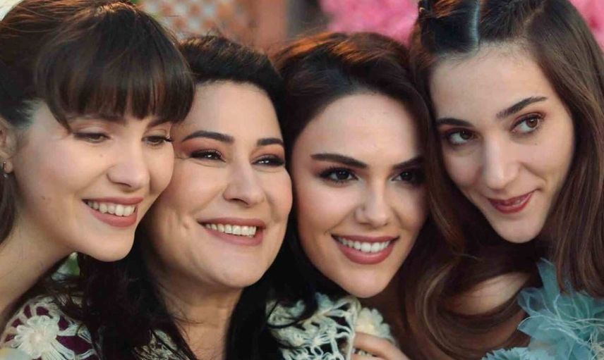 Üç Kız Kardeş dizisi neden haftalık yayın akışında yer almadı? Sevilen dizi bitiyor mu? Üç Kız Kardeş dizisinden izleyicileri üzen haber geldi!