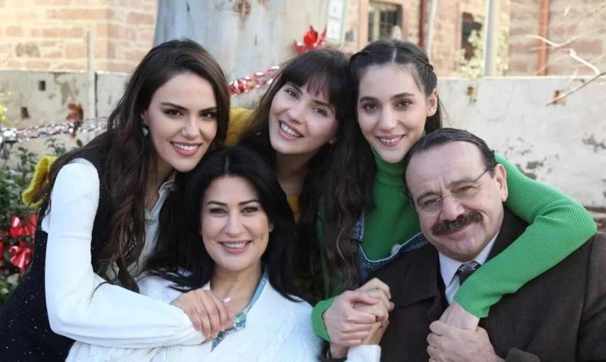Üç Kız Kardeş Nesrin öldü mü, diziden ayrılıyor mu? İclal Aydın Üç Kız Kardeş'den ayrıldı mı?
