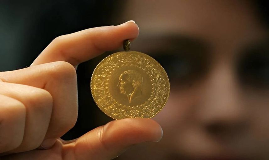 Ucuz çeyrek altını duyan koştu: İndirimli altın kuyruğu metrelerce uzadı