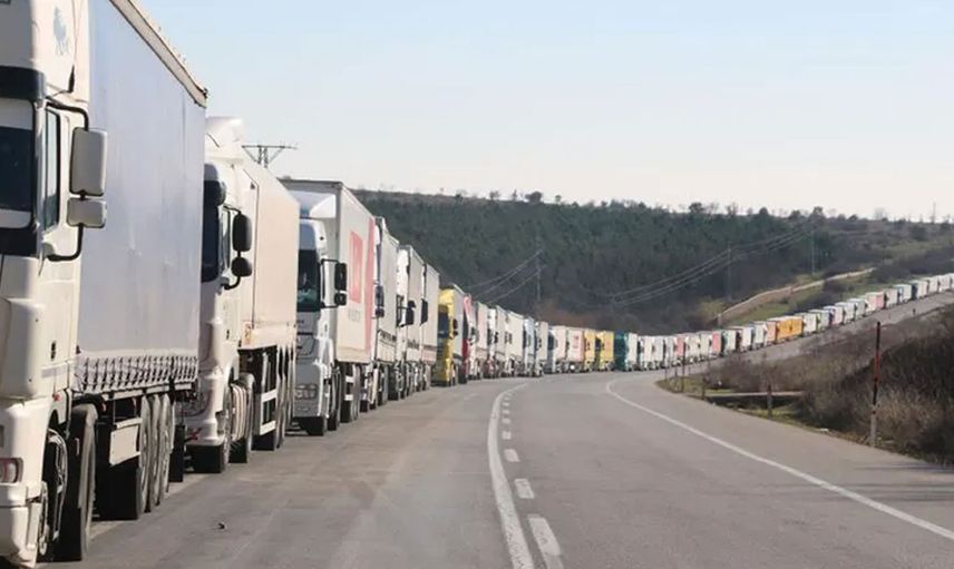 Savaşın Ortasında Mahsur Kaldılar: Ukrayna'da Bulunan Türk TIR ve Gemileri Türkiye'ye Dönüş Yolu Arıyor!