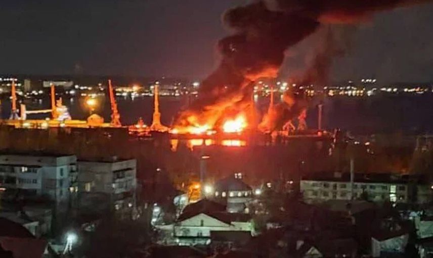 Ukrayna'dan Rusya'ya ağır darbe: Rus filosuna ait gemi vuruldu