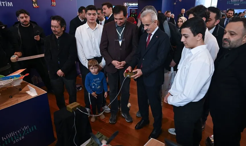 Ulaştırma ve Altyapı Bakanı Uraloğlu'ndan Çocukların İnternet Kullanımı Hakkında Açıklamalar