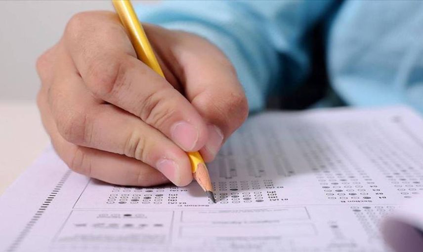 Ülke çapındaki sınavda toplu kopya skandalı: 60 bin kişinin sınavı iptal edildi