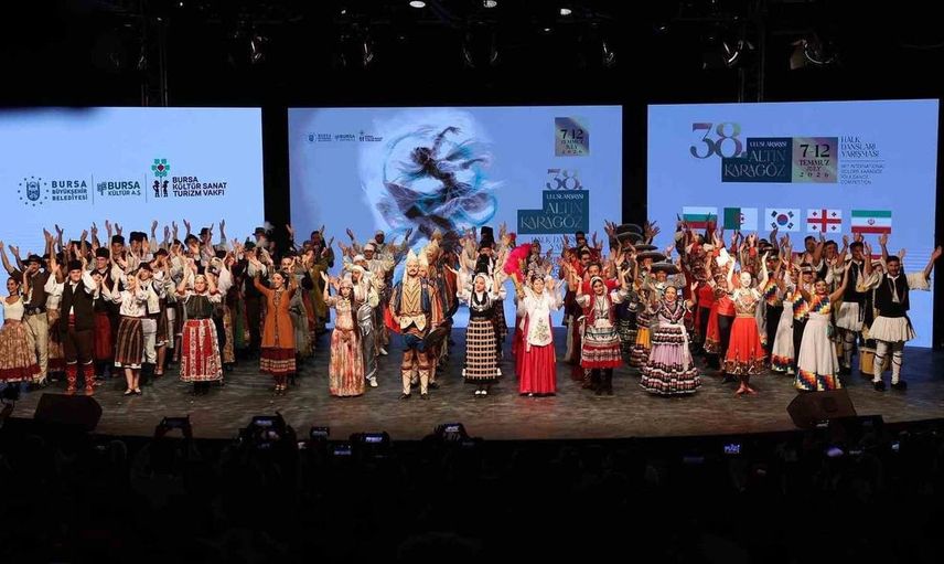 Uluslararası Altın Karagöz halk dansları yarışması Bursa’da başladı