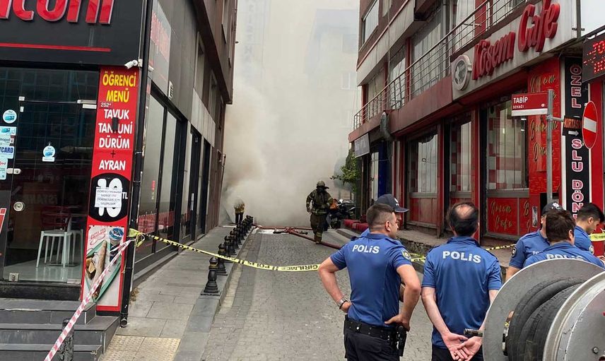 Ümraniye'de korkutan yangın: Vatandaşlar sokağa döküldü!