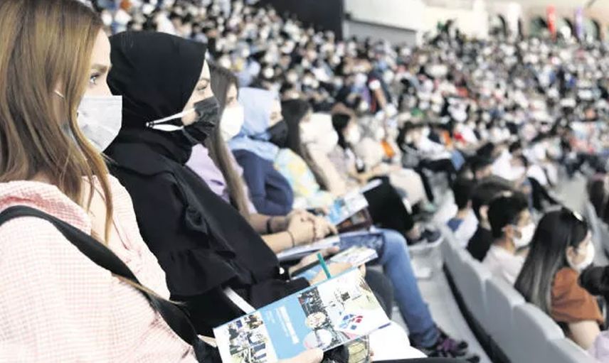Üniversite Serüveni Başladı: İlk Ders Koronavirüs Oldu!