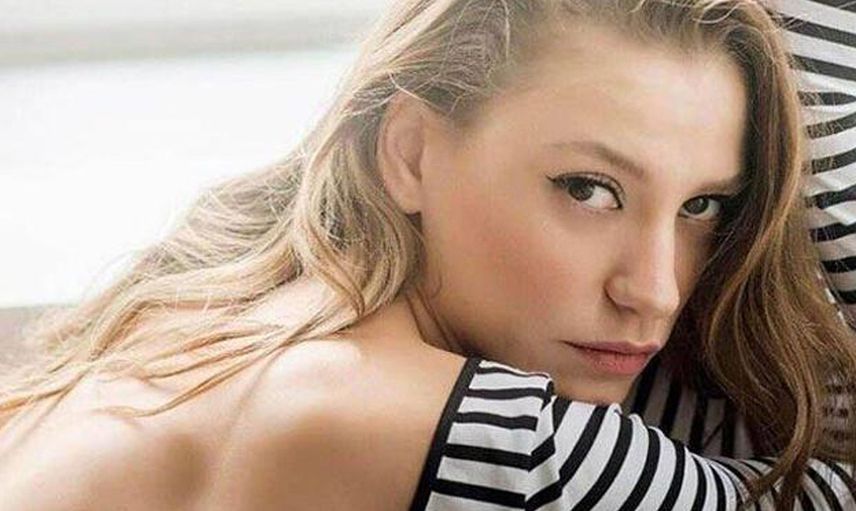 Ünlü çift aşklarını böyle ilan etti: Serenay Sarıkaya ve Umur Evirgen çiftinden ilk kare geldi