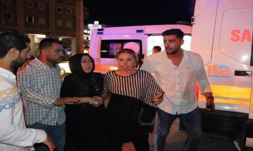 Ünlü isimlerin bulunduğu düğünde yangın çıktı! Tuğba Özay ölümden döndü