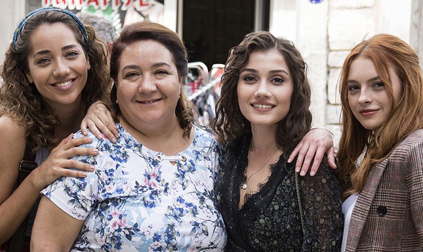 Ünlü Oyuncu Hülya Duyar'dan Kötü Haber! Beyninde Tümör Tespit Edildi