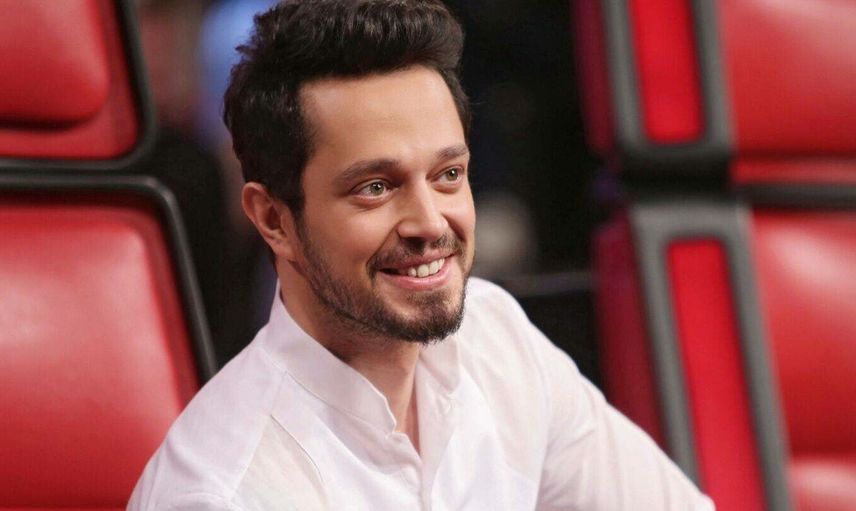 Ünlü Şarkıcı Murat Boz’un Rol Arkadaşı Tuba Büyüküstün’e Olan Bakışları Aşk İddialarının Cevabı Oldu!