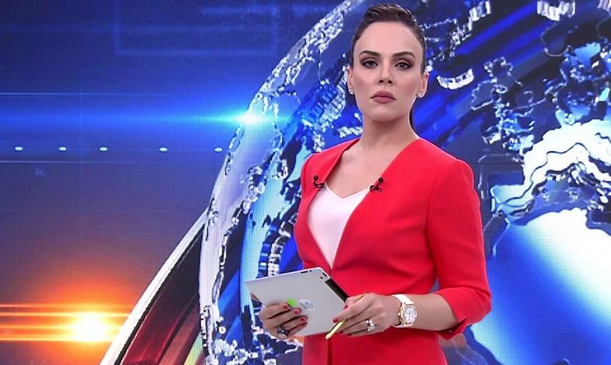 Ünlü Spiker Buket Aydın'ın Çok Konuşulacak Pozları!