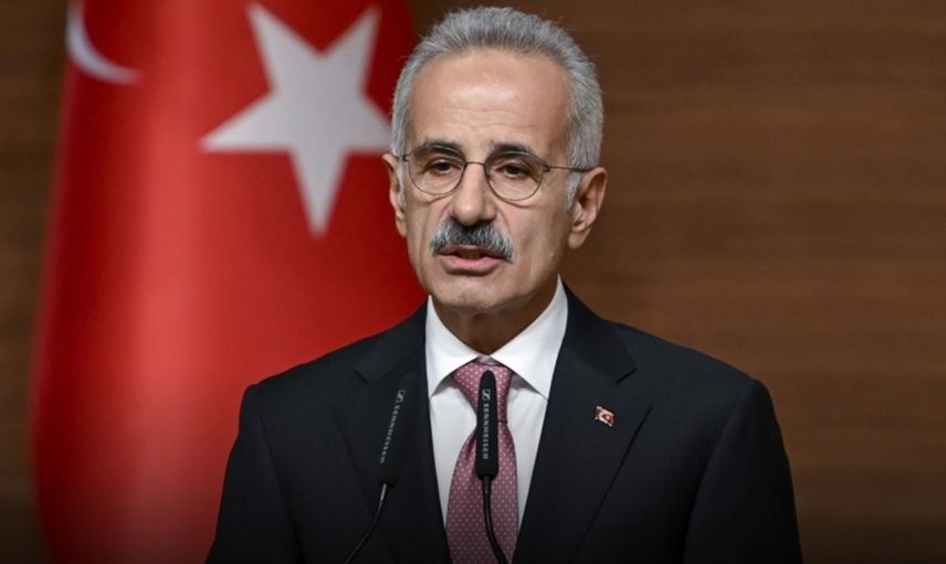 Uraloğlu: Hürmüz’deki Türk Gemilerinde İnsani Sorun Yok, Takip Sürüyor