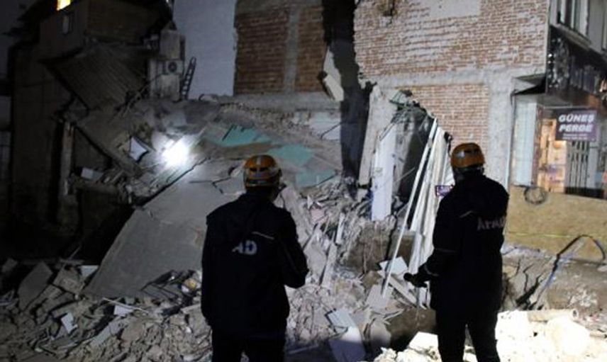 Uşak'ta İki Katlı Atölye Çöktü