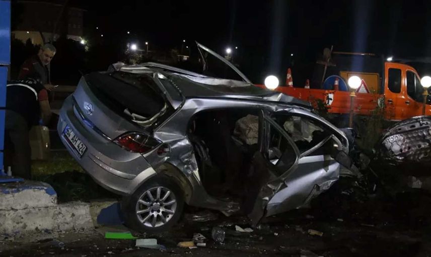 Uşak'ta otomobilin çarptığı üniversiteli 2 kız öğrenci yaşamını yitirdi