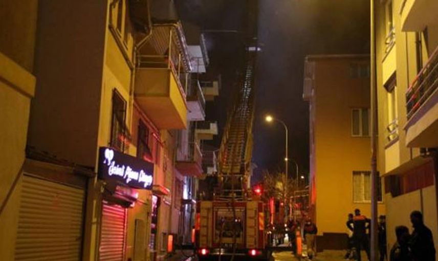 Uşak'taki Çatı Yangını Hasara Sebep Oldu