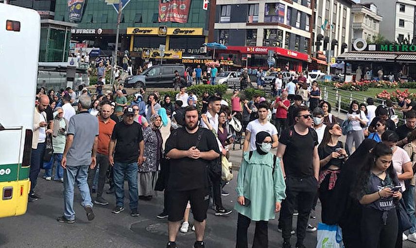 Üsküdar-Çekmeköy metro hattında arıza: Vatandaşlar İBB'ye isyan etti!