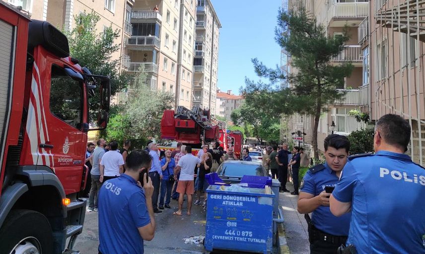 Üsküdar'da korku dolu anlar! Bir apartman dairesinde doğalgaz patlaması meydana geldi