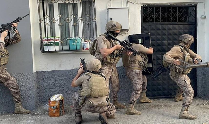 Üst üste iki operasyon: Çok sayıda organizatör ve silah kaçakçısı yakalandı