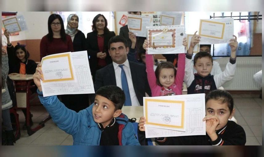 Uyarı cezası, uzaklaştırma cezası, kınama cezası alan öğrenci takdir, teşekkür belgesi alabilir mi? Disiplin cezası takdir teşekkür almaya engel mi?