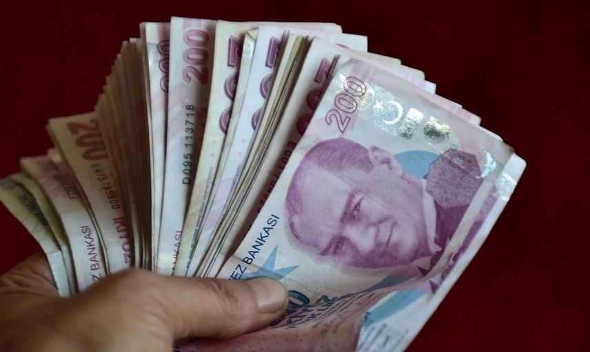 Uzman isim maaş zammı tahminlerini açıkladı: Memur, emekli ve asgari ücretli için 3 ihtimal var