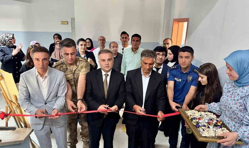 Üzümlü'de El Emeği Sergisi Açıldı