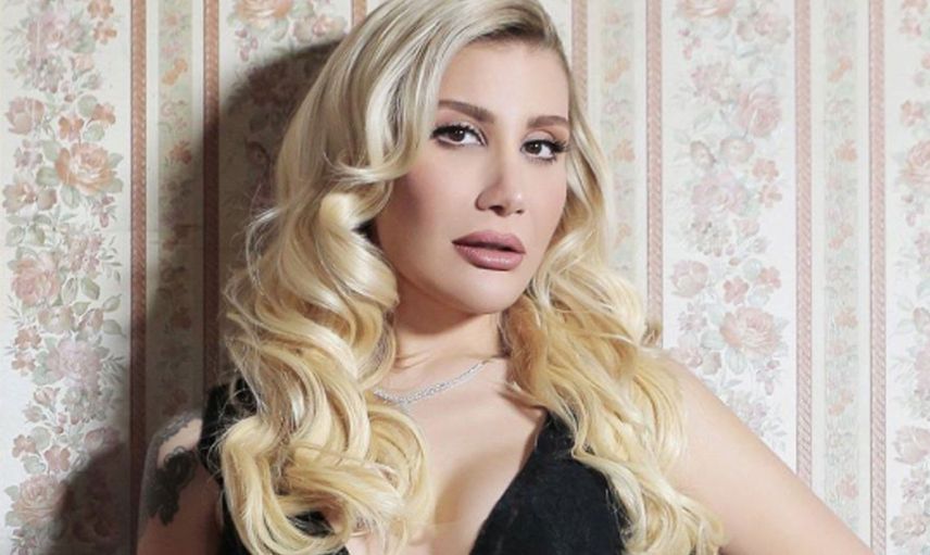 Uzun Zamandır Kalbi Boş Olan Ünlü Şarkıcı İrem Derici Eski Sevgilisi Cem Belevi'ye Bir Şans Daha Verdi!