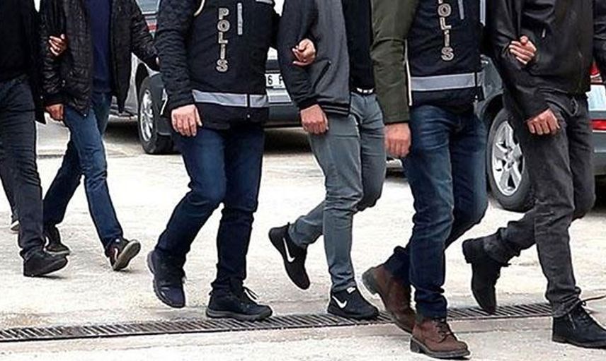 Van Merkezli 4 Şehirde Dolandırıcılık Operasyonu: 30 Kişi Gözaltına Alındı