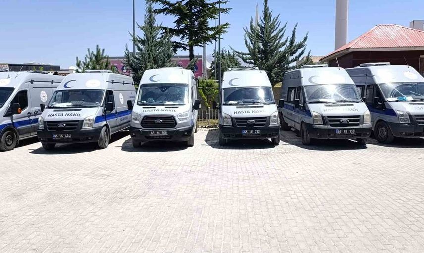 Van sağlık müdürlüğü hasta nakil filosunu yeniledi