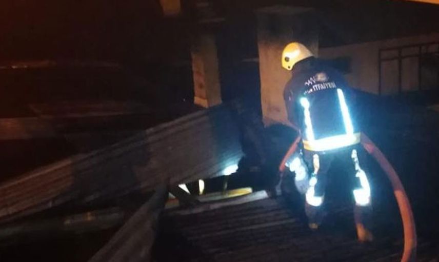 Van’da Bir İş Yerinde Yangın Meydana Geldi