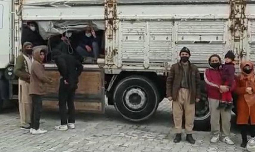 Van'da Bir Kamyonun Kasasında 112 Kaçak Göçmen Yakalandı