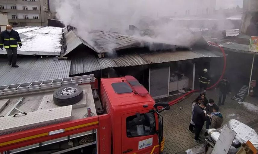 Van'da korkunç yangın! 250 dükkan etkilendi