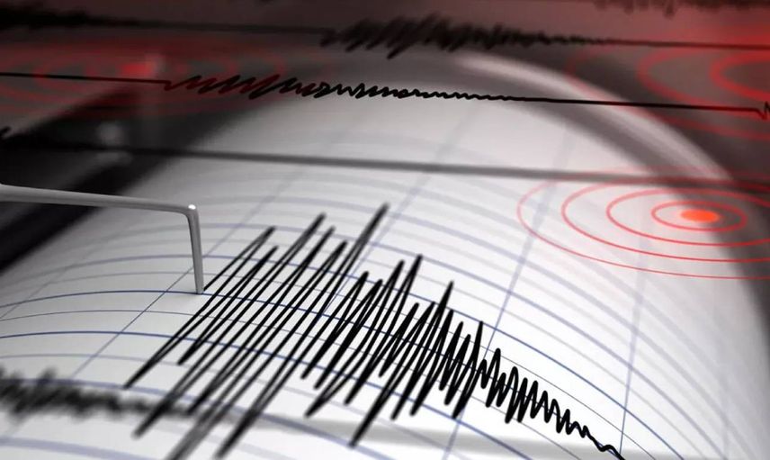 Van’da şiddetli deprem: Vatandaşlar panikle sokağa döküldü