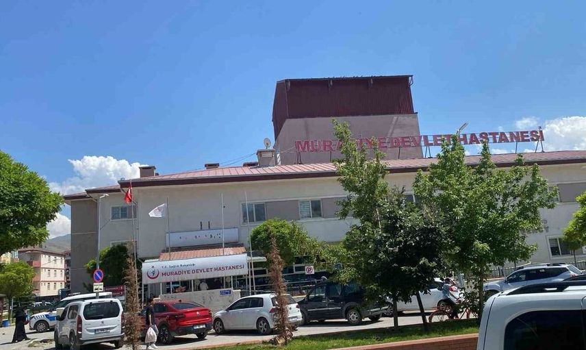Van'ın Muradiye ilçesinde iki aile arasında kavgada 15 kişi yaralandı