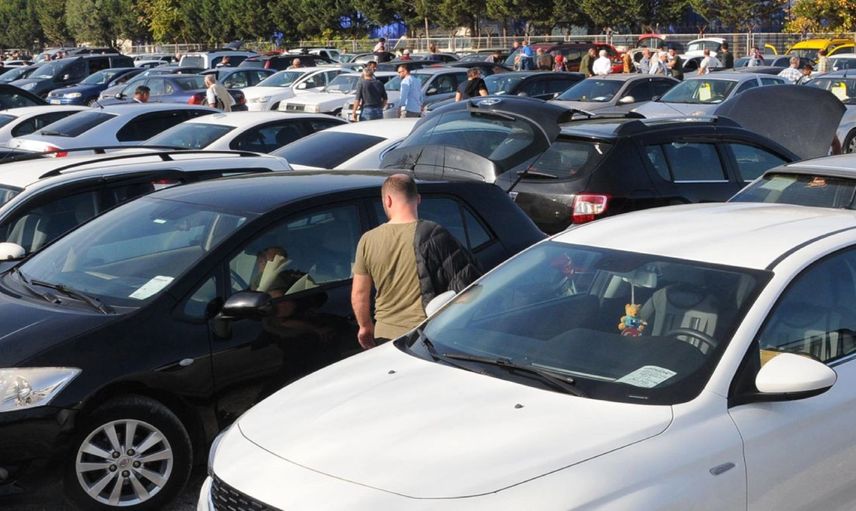 Vatandaşa araç satmayıp stok yapıyorlardı: Sektörde gelecek iki yıl için kötü haber