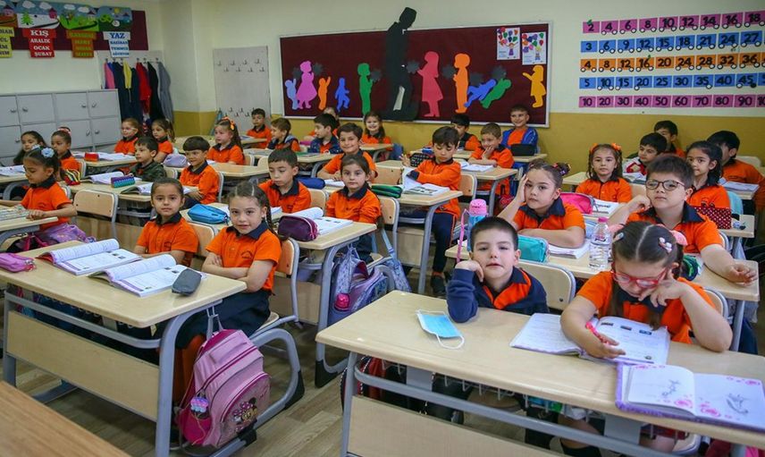 Velilerin Korkulu Rüyası Başladı! Okul Kitaplarına Görülmemiş Zam!